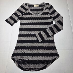 Bobbie Brooks Black and Gray Knit Top Size Small